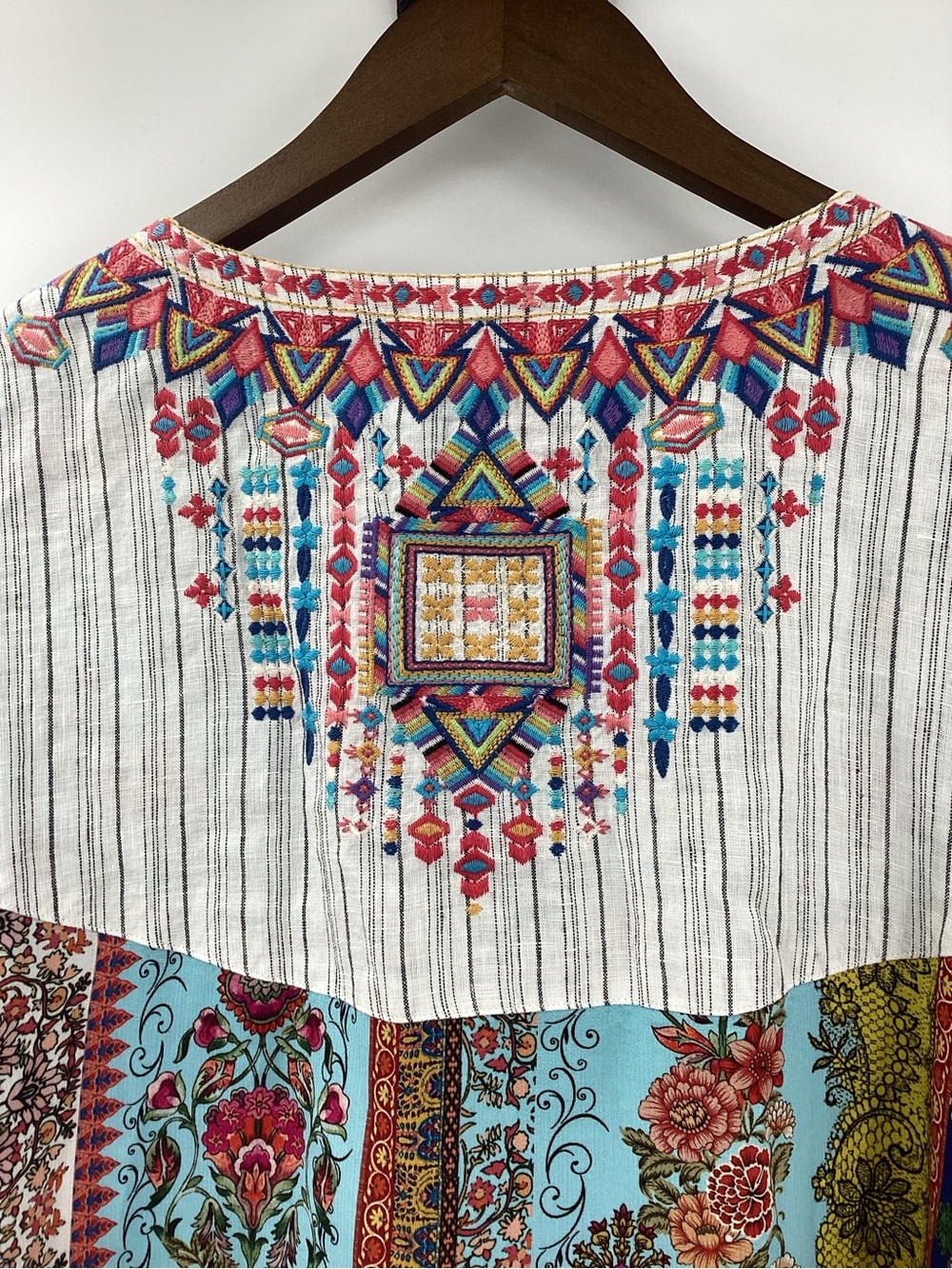 John Mark White Striped Tunic with Multicolor Embroidery - Picture 4 of 13